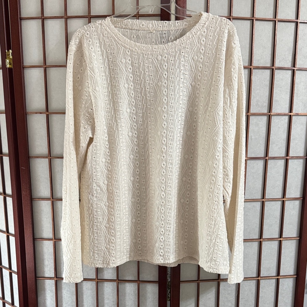 Cream Lace Textured Long Sleeve Top PTP. 23 inches
